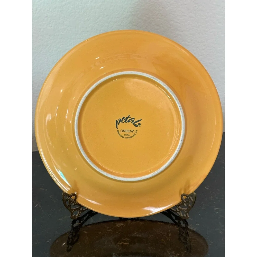 Oneida Petals Marigold Yellow Flower Dinner Plate 10-3/4” Discontinued
